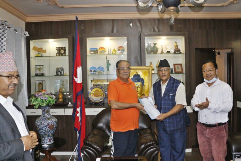 Read more about the article यातायात व्यवसायी र मजदूरका समस्या समाधान गर्न राहतको व्यवस्था गर्नुपर्छः अध्यक्ष प्रचण्ड