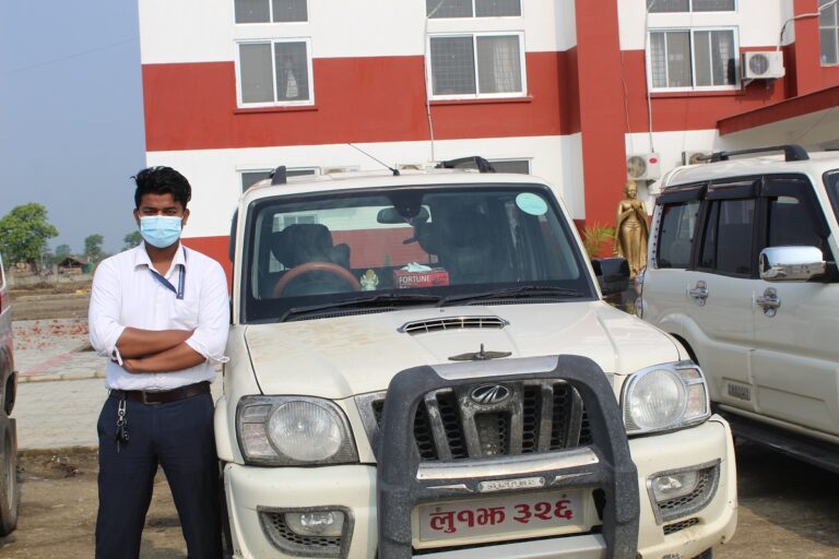 Read more about the article तिलोत्तमा नगर प्रमुख र उप–प्रमुखले आफुले चढदै आएको गाडी एम्बुलेन्स बनाए