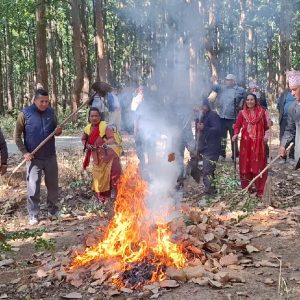 तुलसीपुरको श्रीगणेश सामुदायिक वनमा एक्कासि आगो लागेपछि…