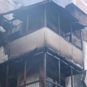 मखनटोलमा लागेको आगो नियन्त्रणमा, १ जनाको शब निकालिइयो