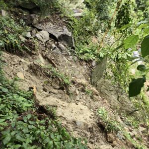 पहिरोले मुहान पुरिएपछि सदरमुकाम खाँदबारीमा खानेपानी आपूर्ति ठप्प