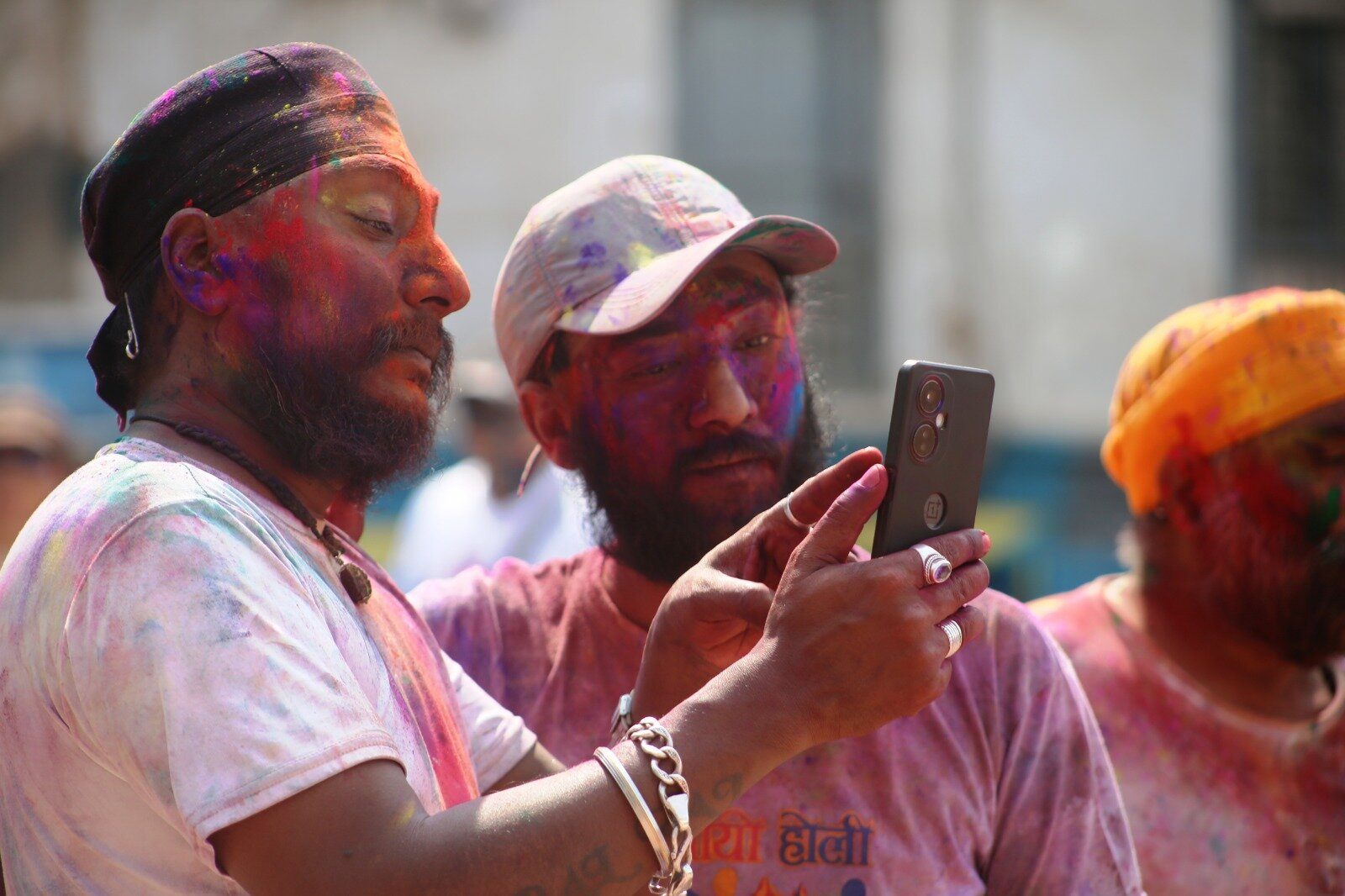 वसन्तपुरमा रंगको रौनक : युवायुवतीसँगै विदेशी पर्यटकले मनाए होली (फोटो फिचर)