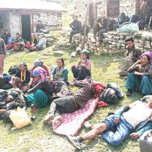 सीमा बिबादलाई लिएर दुई जिल्लाका बासिन्दाबीच झडप, एक जना प्रहरीसहित पाँच जना घाइते