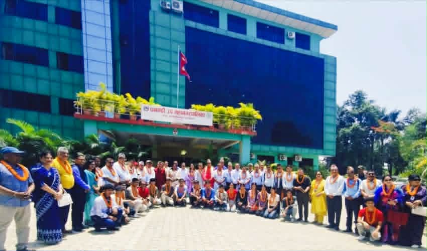 धनगढी उपमहानगरपालिकाद्वारा एसइई २०८२ मा उत्कृष्ट नतिजा ल्याउने विद्यालय सम्मानित
