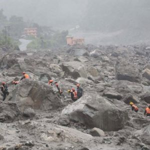 भोटेकोशी बाढीः सप्तरीका एकै परिवारका ३ दाजुभाइसहित ३५ जना सम्पर्कबिहिन
