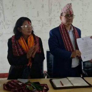 खोटाङमा ५० शैयाको अस्पताल कार्यान्वयनमा लैजान स्वास्थ्यमन्त्रीलाई ज्ञापनपत्र