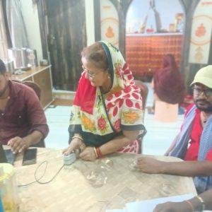 अशक्त र ज्येष्ठ नागरिकलाई घरैमा परिचयपत्र नविकरण